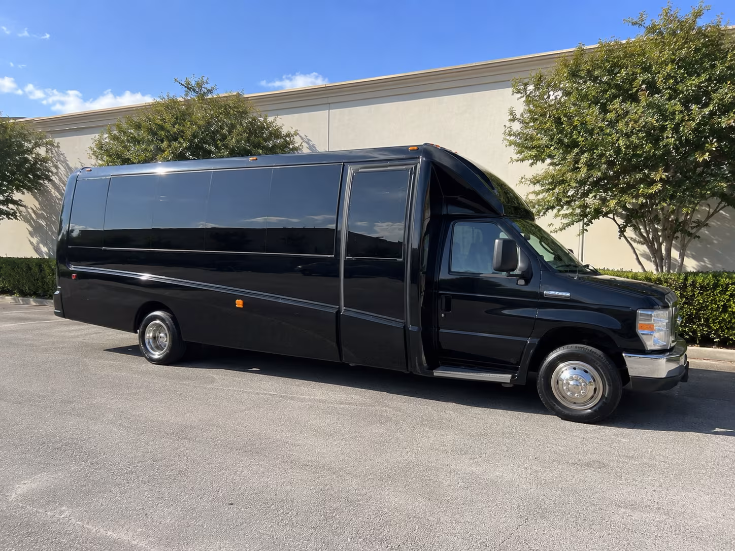 Raleigh Birthday, Sweet 16, & Quinceañera Transportation onboard seating