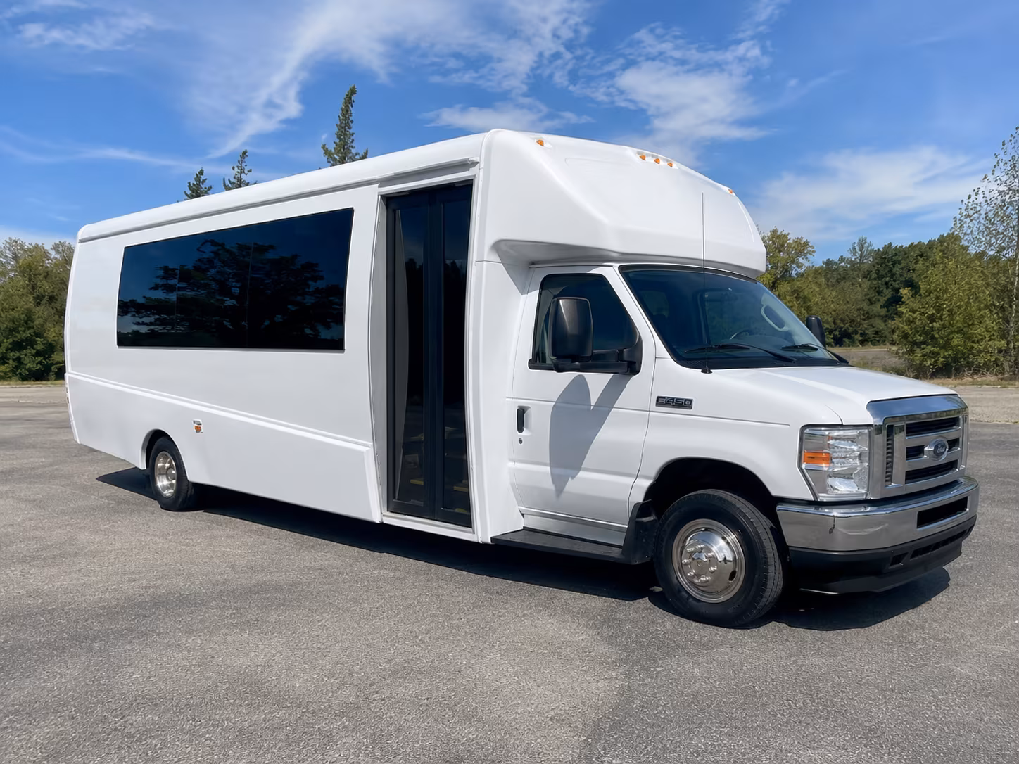 Raleigh Winery Tour & Pub Crawl Transportation party bus exterior