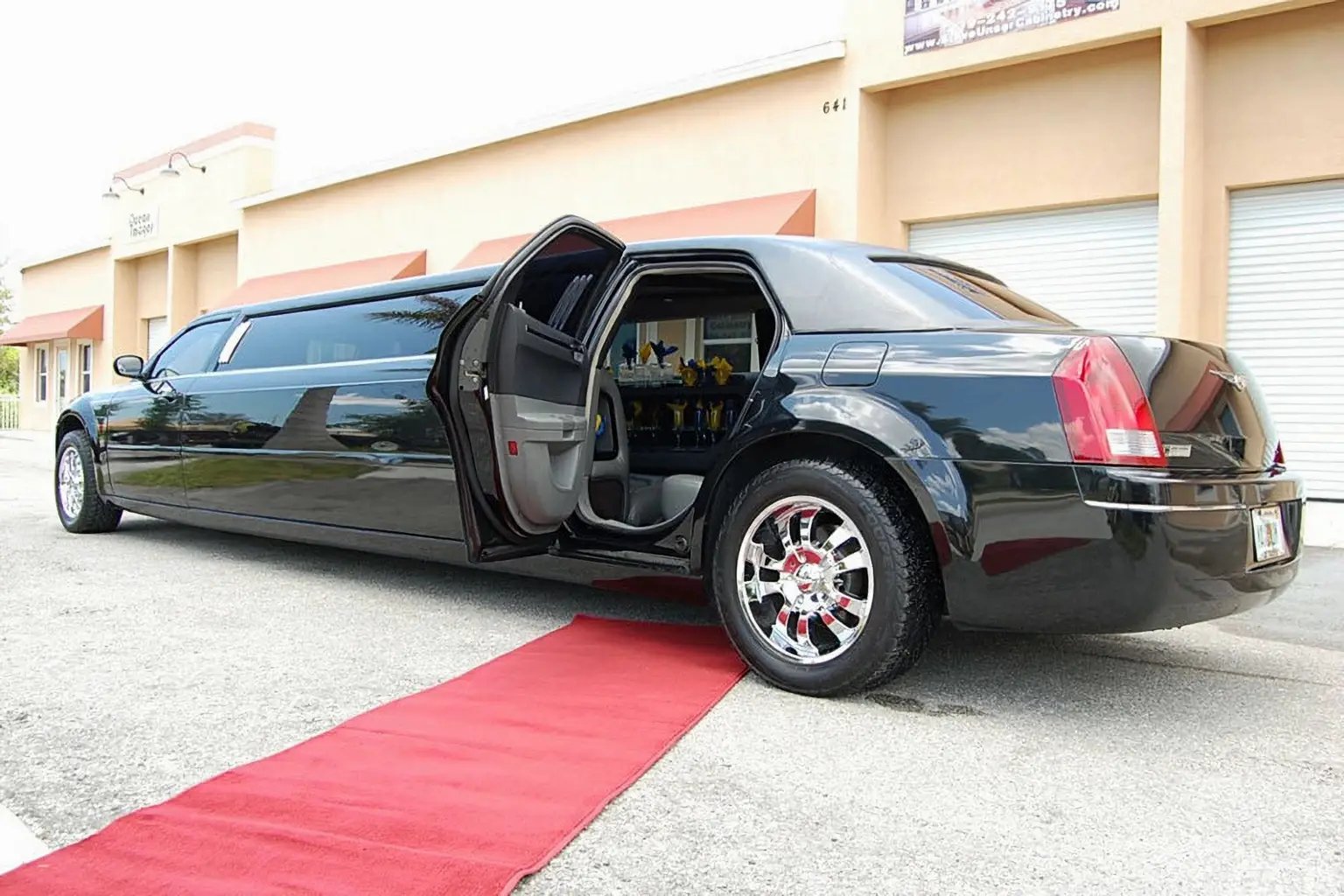 Homecoming & Prom Limos & Party Buses